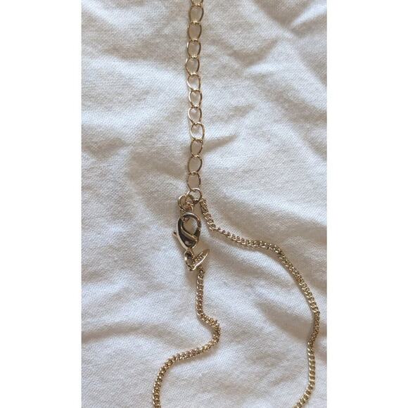 AVON Radiant Teardrop Necklace & Earring Giftset Goldtone w/Red Ruby Faux Stone - Picture 4 of 8